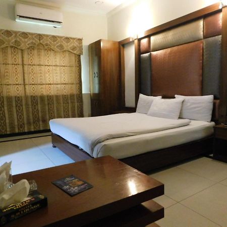 Hotel Multan Ngoại thất bức ảnh