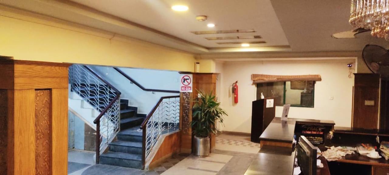 Hotel Multan Ngoại thất bức ảnh