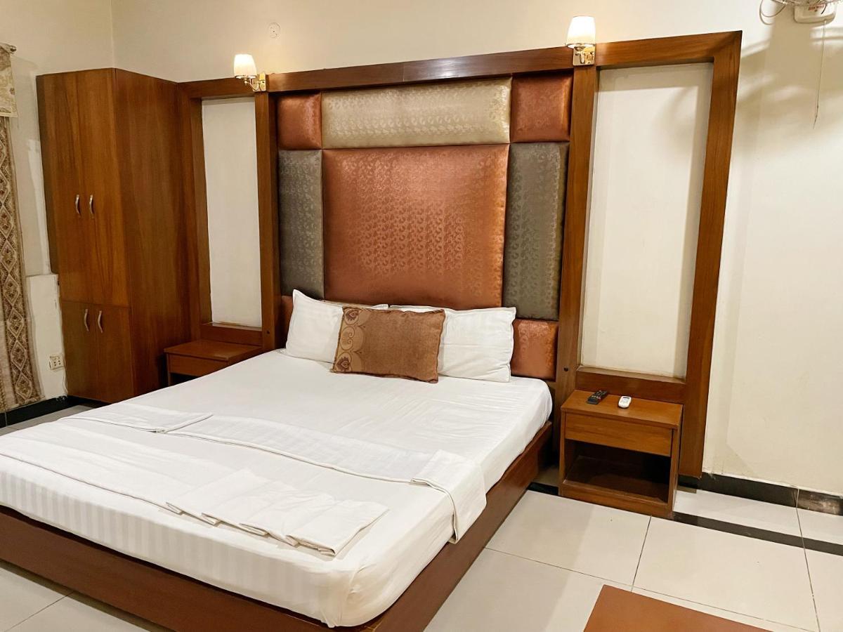 Hotel Multan Ngoại thất bức ảnh