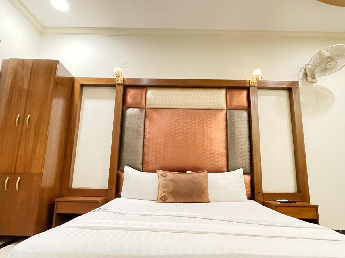 Hotel Multan Ngoại thất bức ảnh