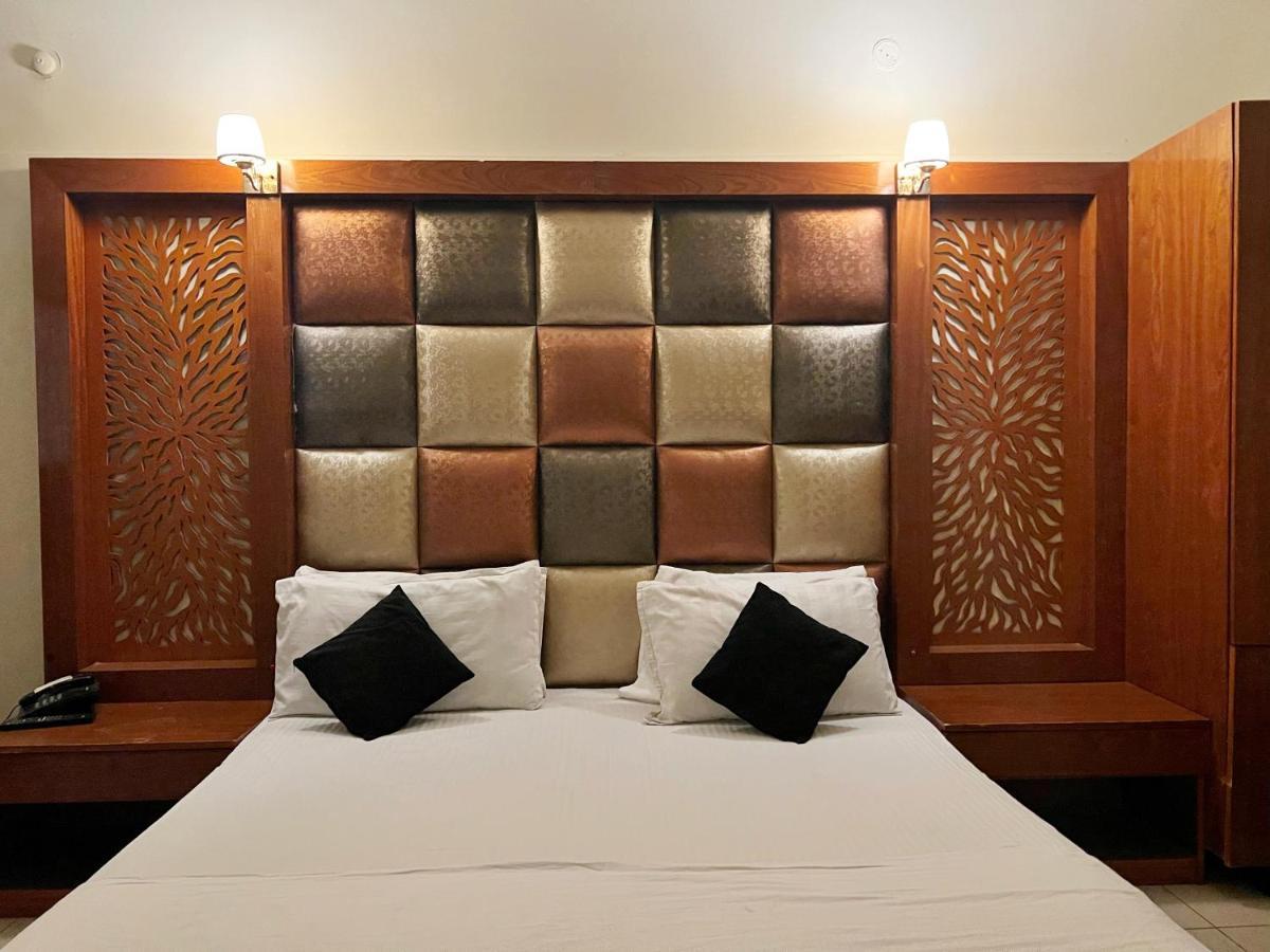 Hotel Multan Ngoại thất bức ảnh