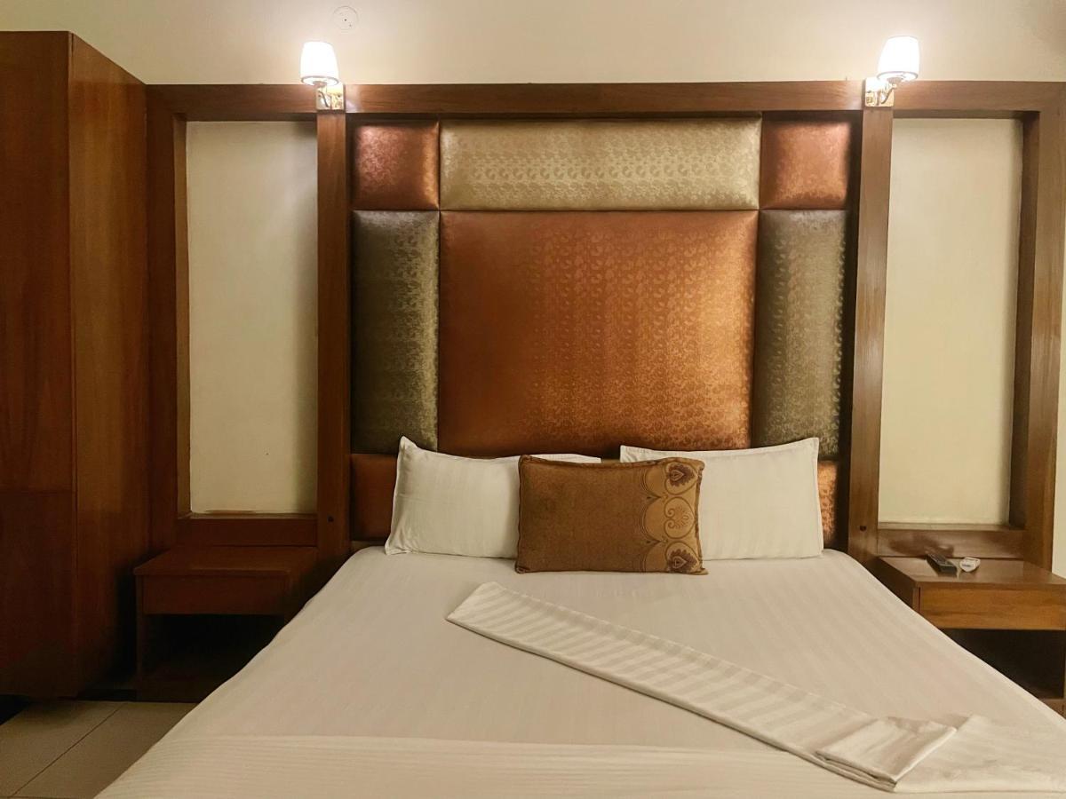 Hotel Multan Ngoại thất bức ảnh