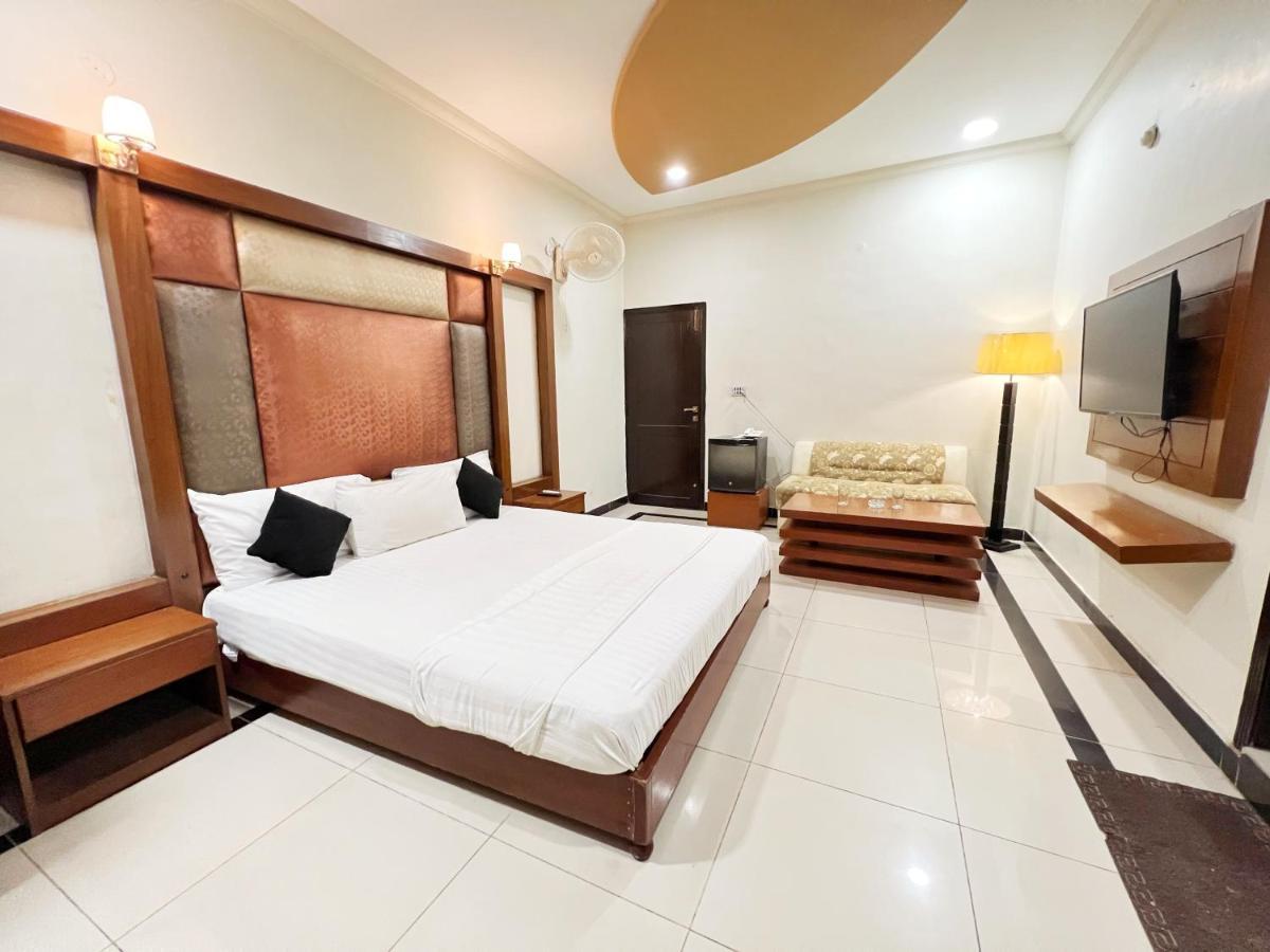 Hotel Multan Ngoại thất bức ảnh