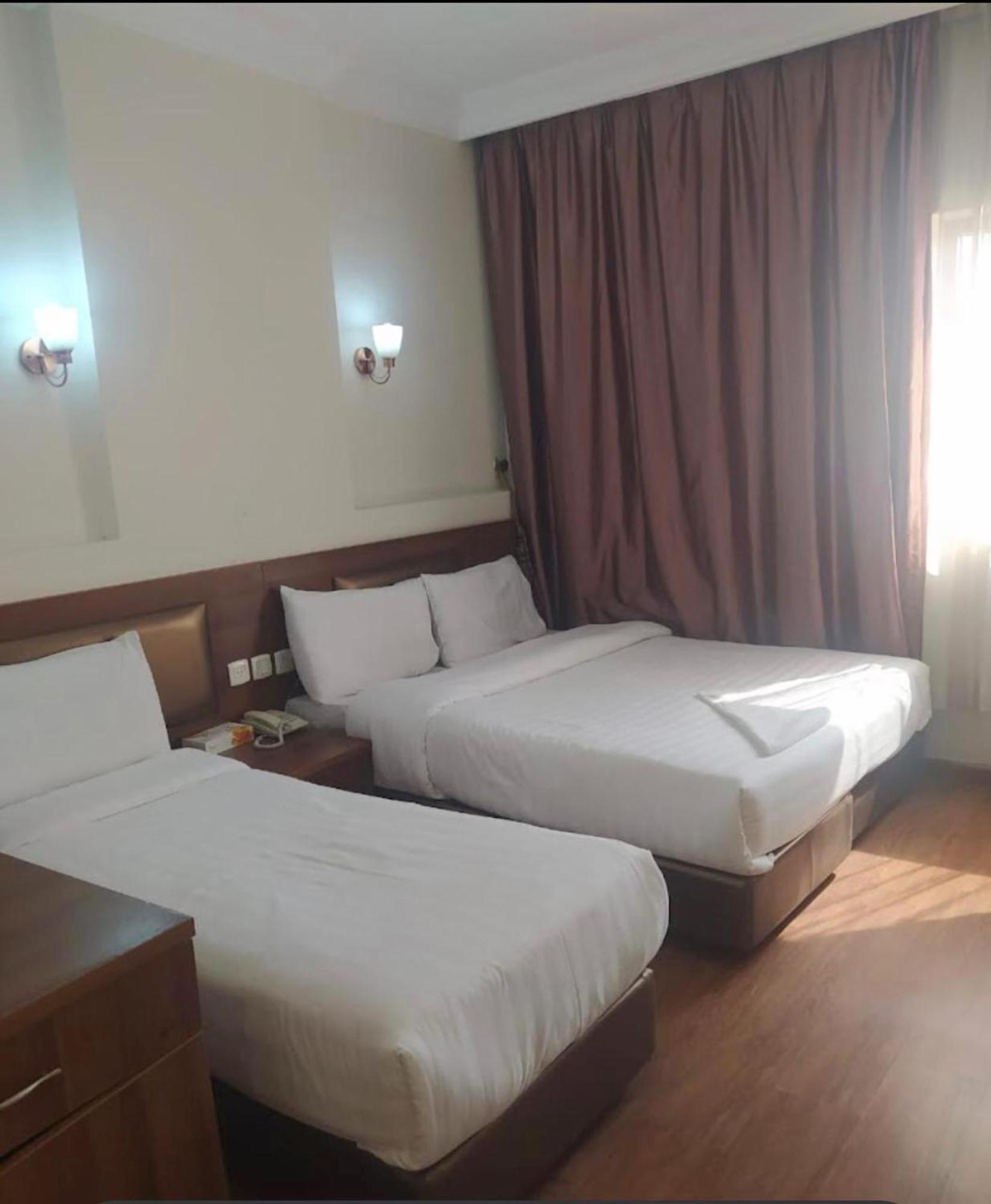 Hotel Multan Ngoại thất bức ảnh