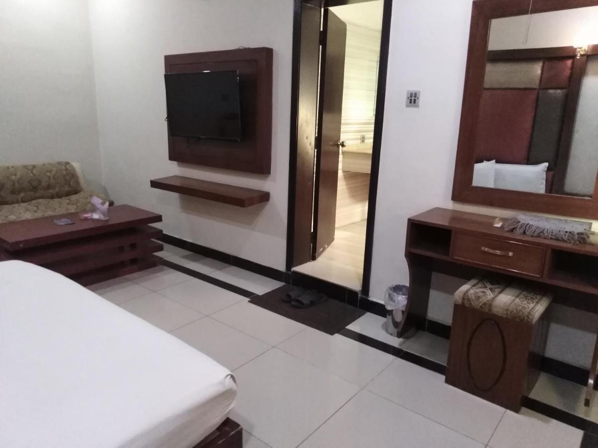Hotel Multan Ngoại thất bức ảnh