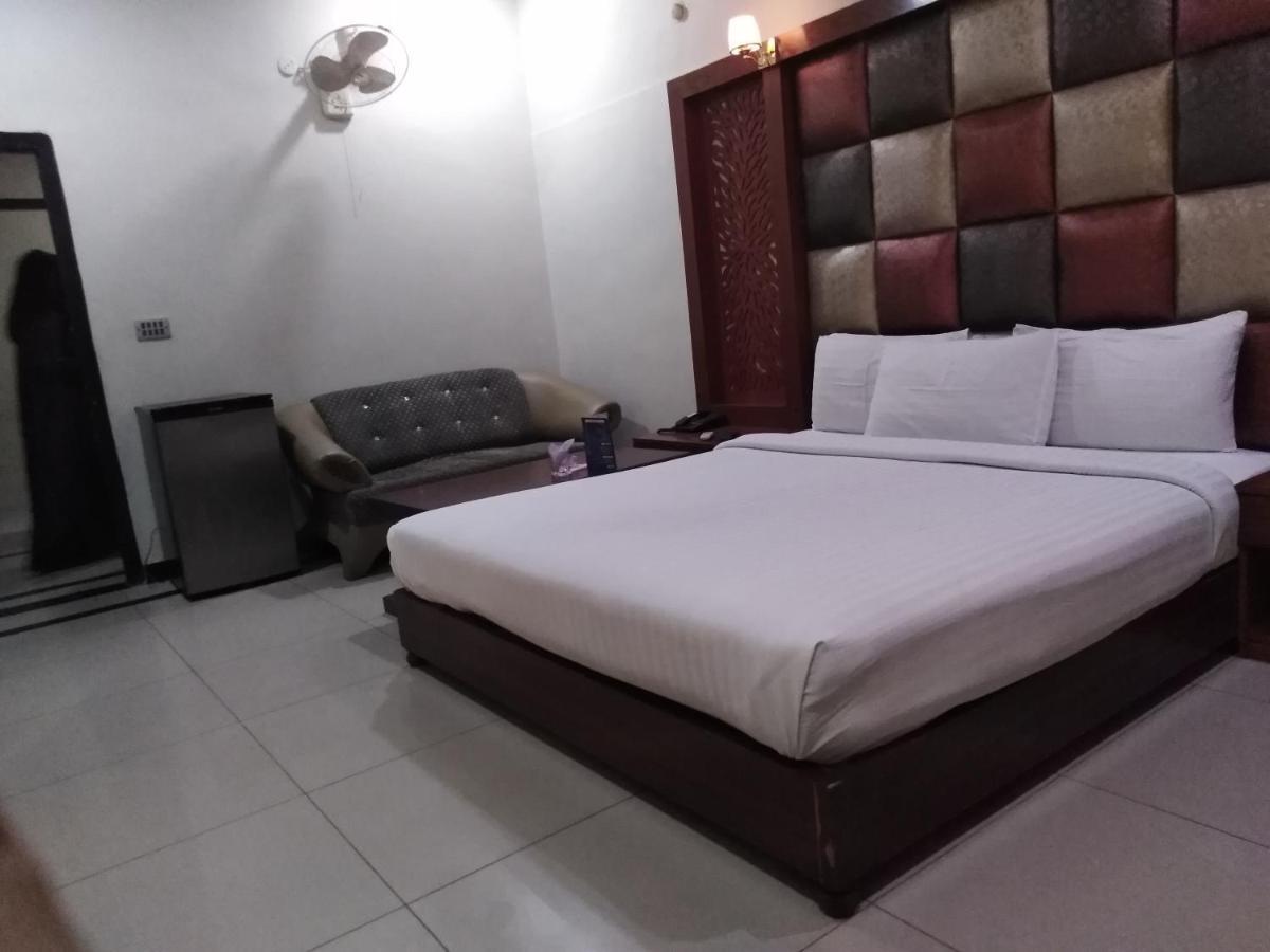 Hotel Multan Ngoại thất bức ảnh