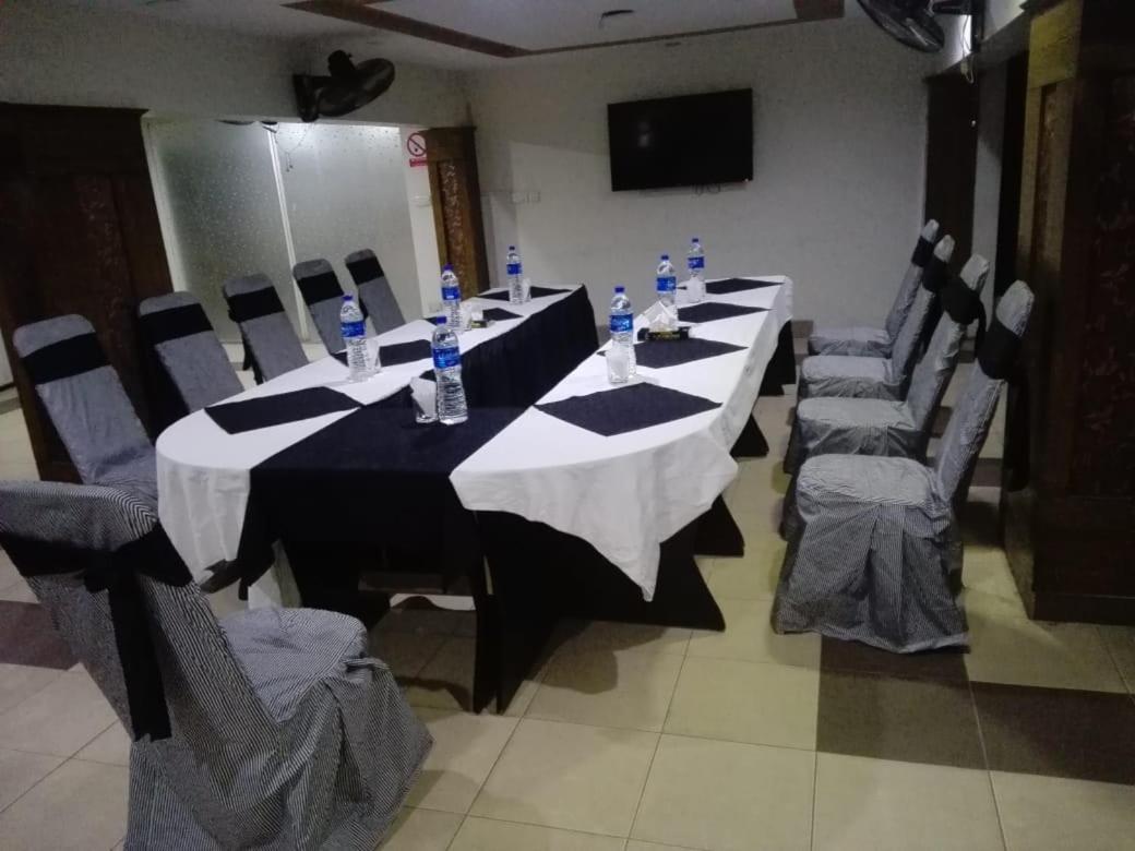 Hotel Multan Ngoại thất bức ảnh