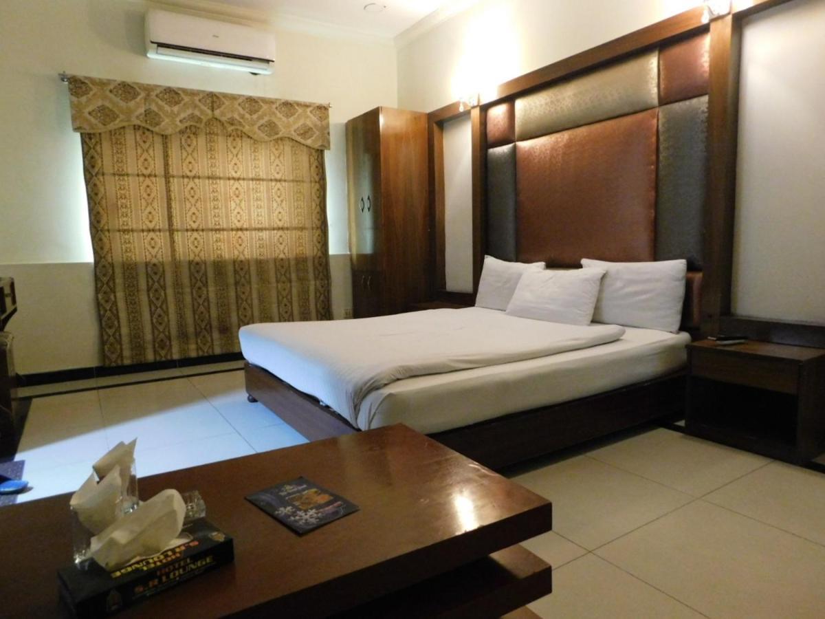 Hotel Multan Ngoại thất bức ảnh